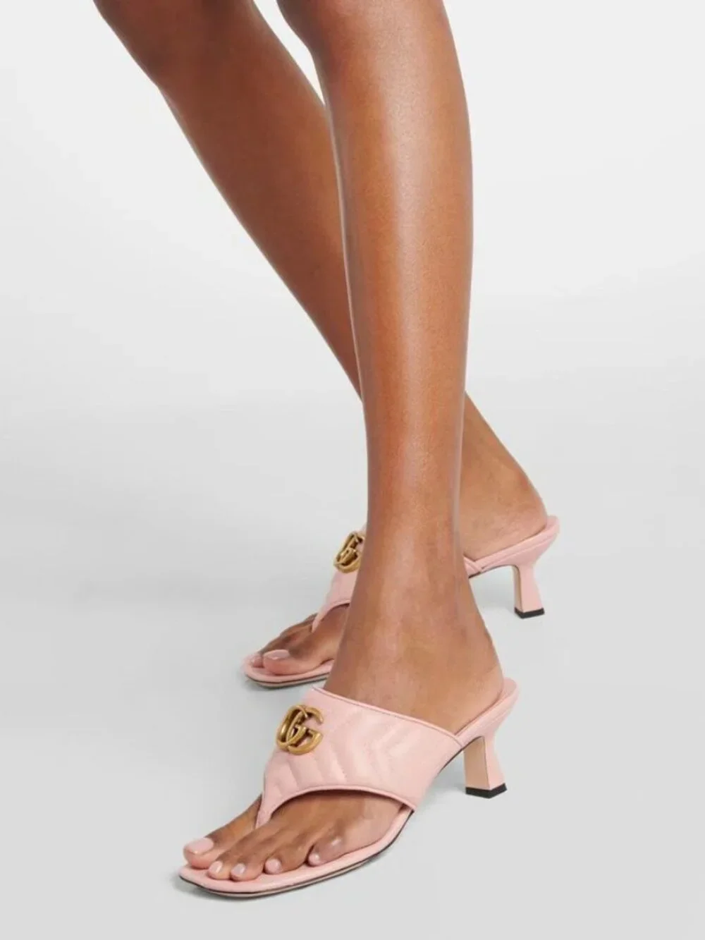 NIB Authentic  Gucci Double G Pink Leather Thong Kitten Heel Sandals